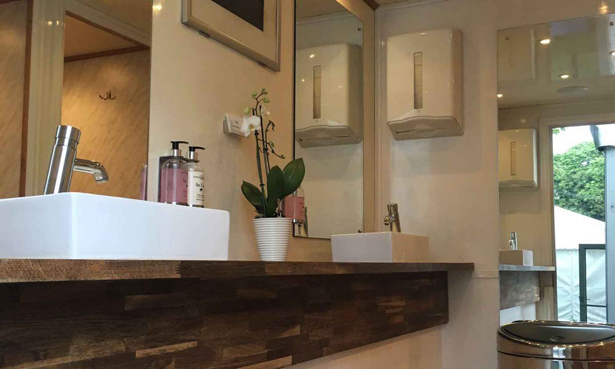 Luxury portable toilet and loo hire Luxury Portable Toilet & Loo Hire